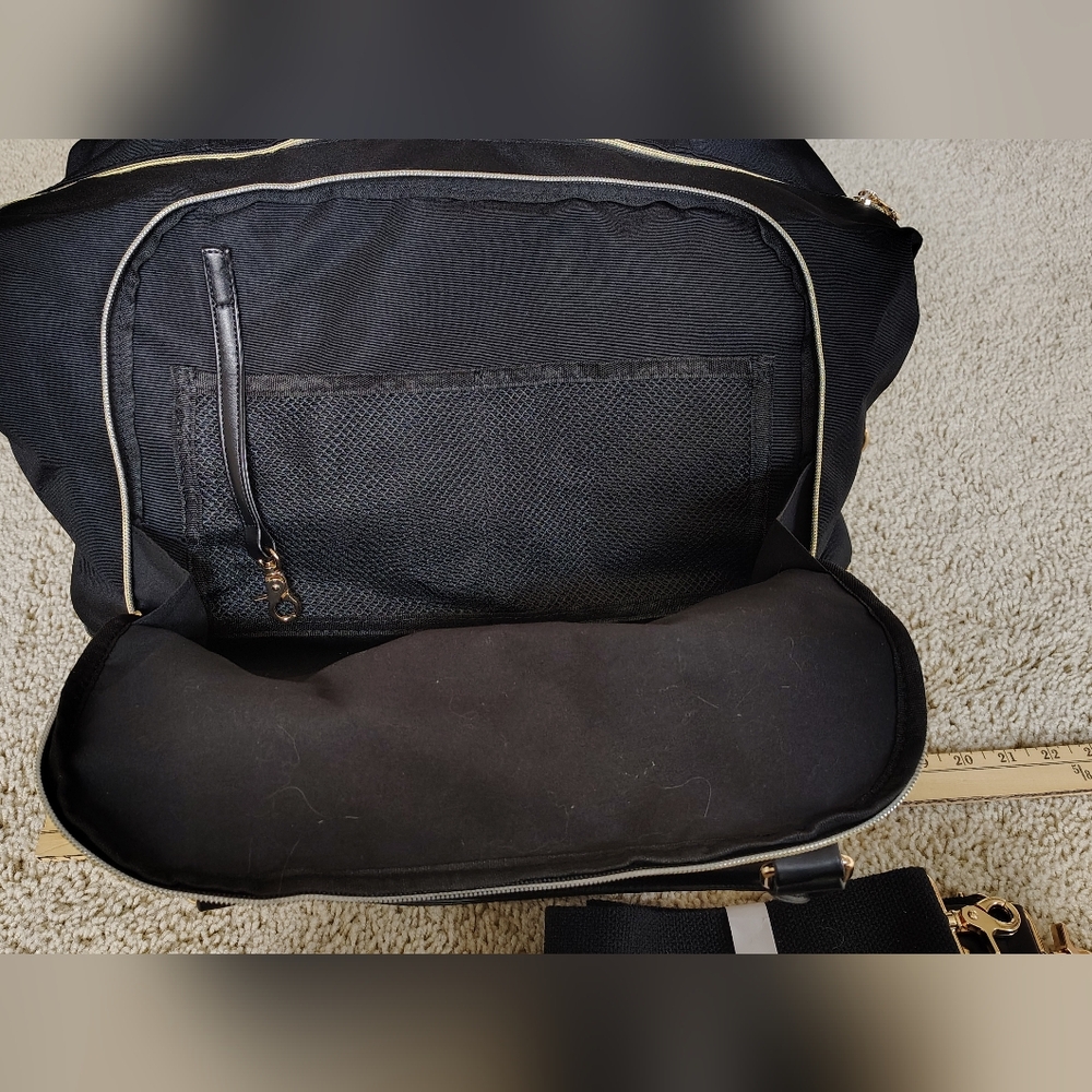 Travel tote NEVER USED - Picture 3 of 13